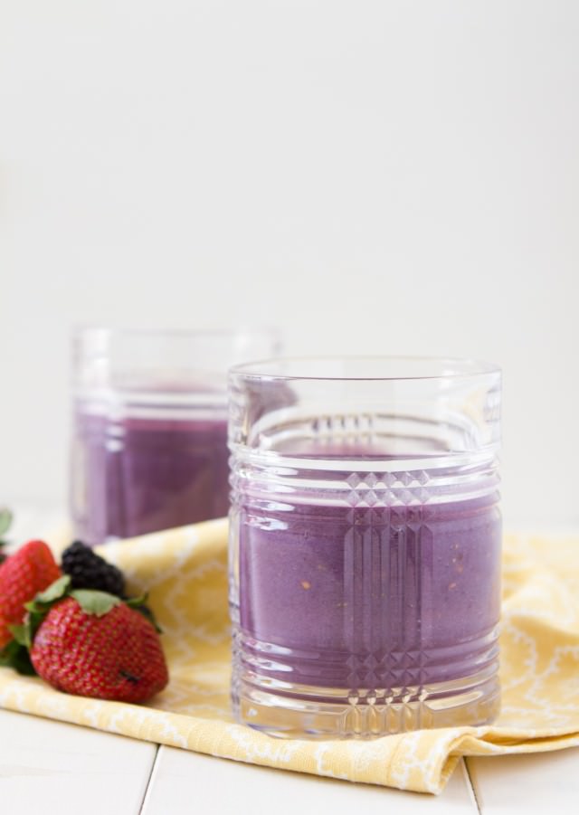 Ninja Blender Berry Almond Smoothie - Make Drinks