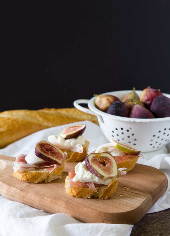 Fig, prosciutto and burrata crostini