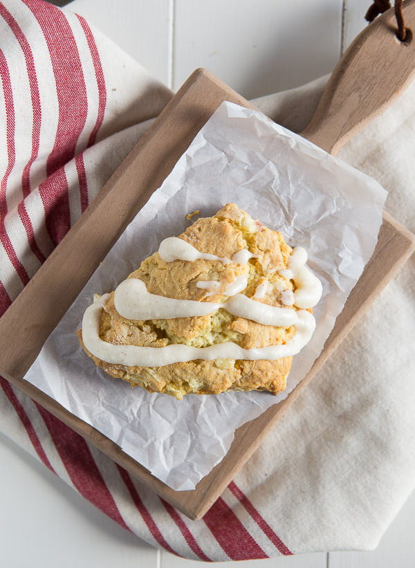Apple scones with apple pie spice icing