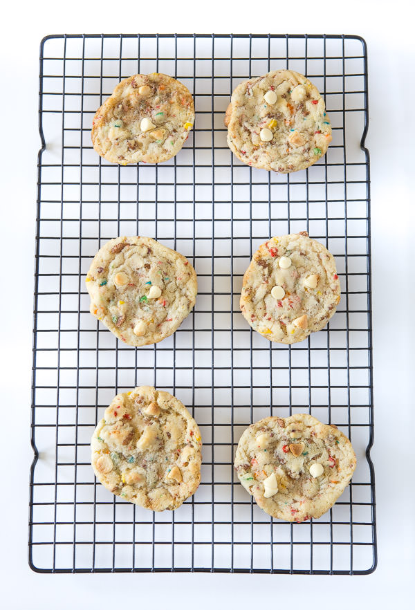 white chocolate chip cereal cookies