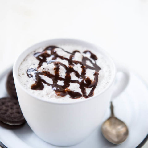 Cookies and Cream Frappuccino | A Zesty Bite
